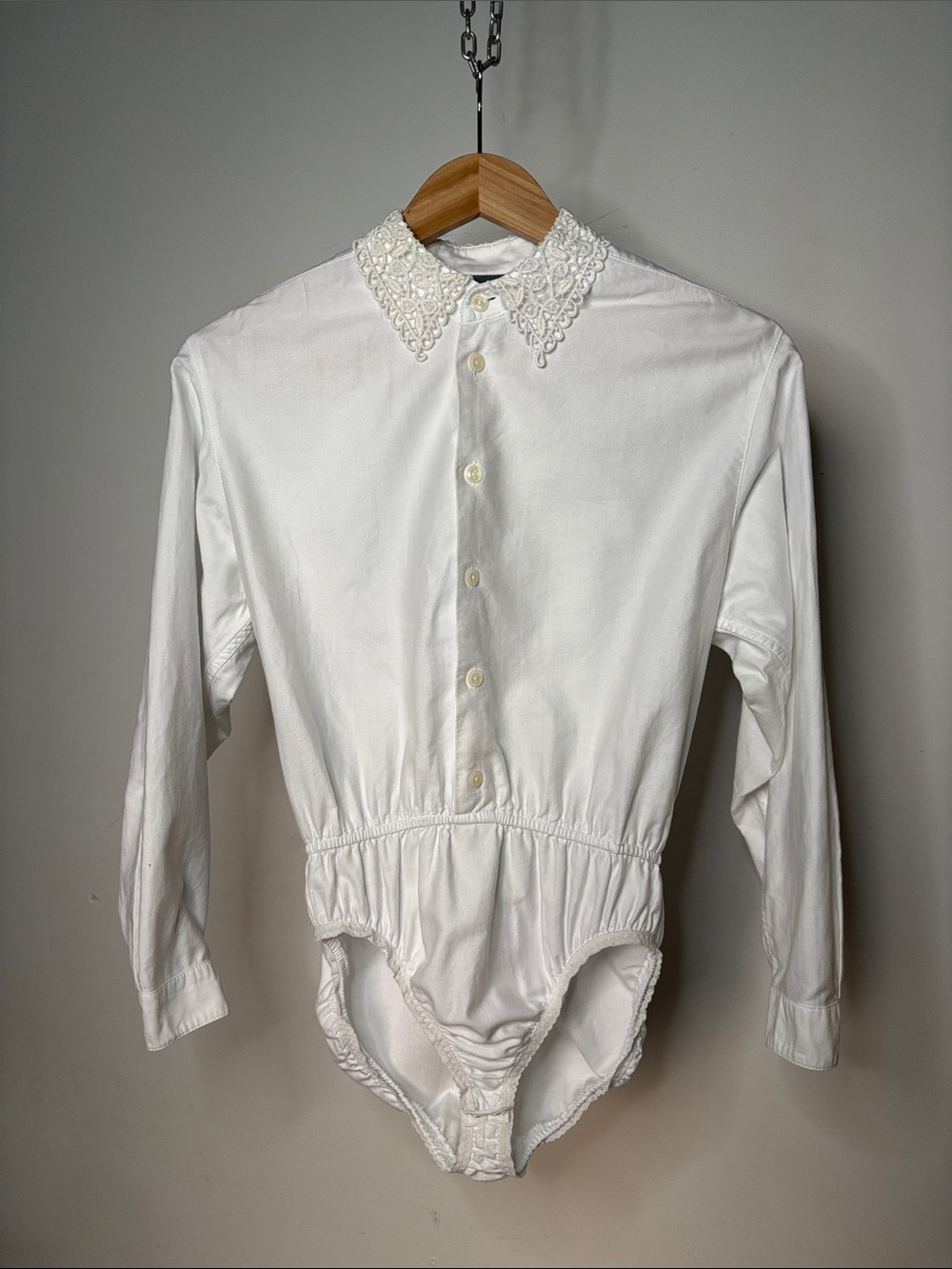 Vintage LizWear White Long-Sleeve Lace-Collar Button-Up Bodysuit